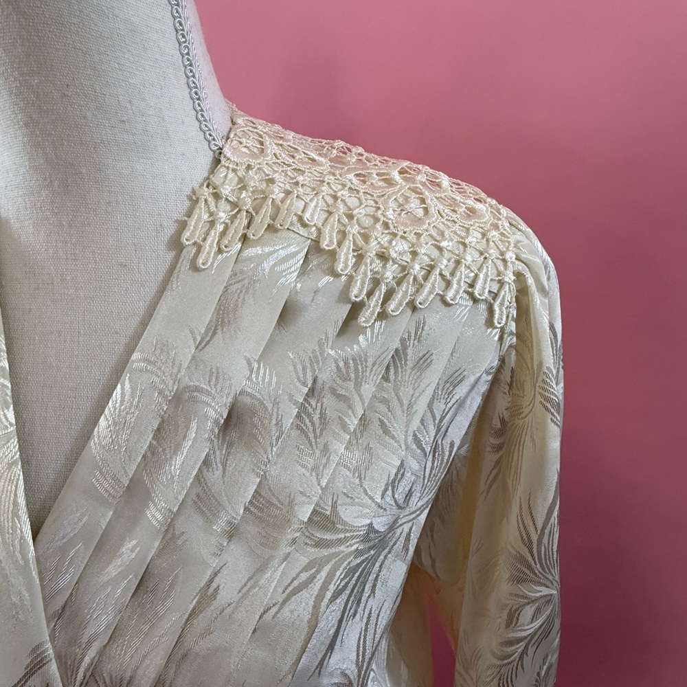 Elegant Cream Wrap Dress with Button Detail - Picture 10 of 10